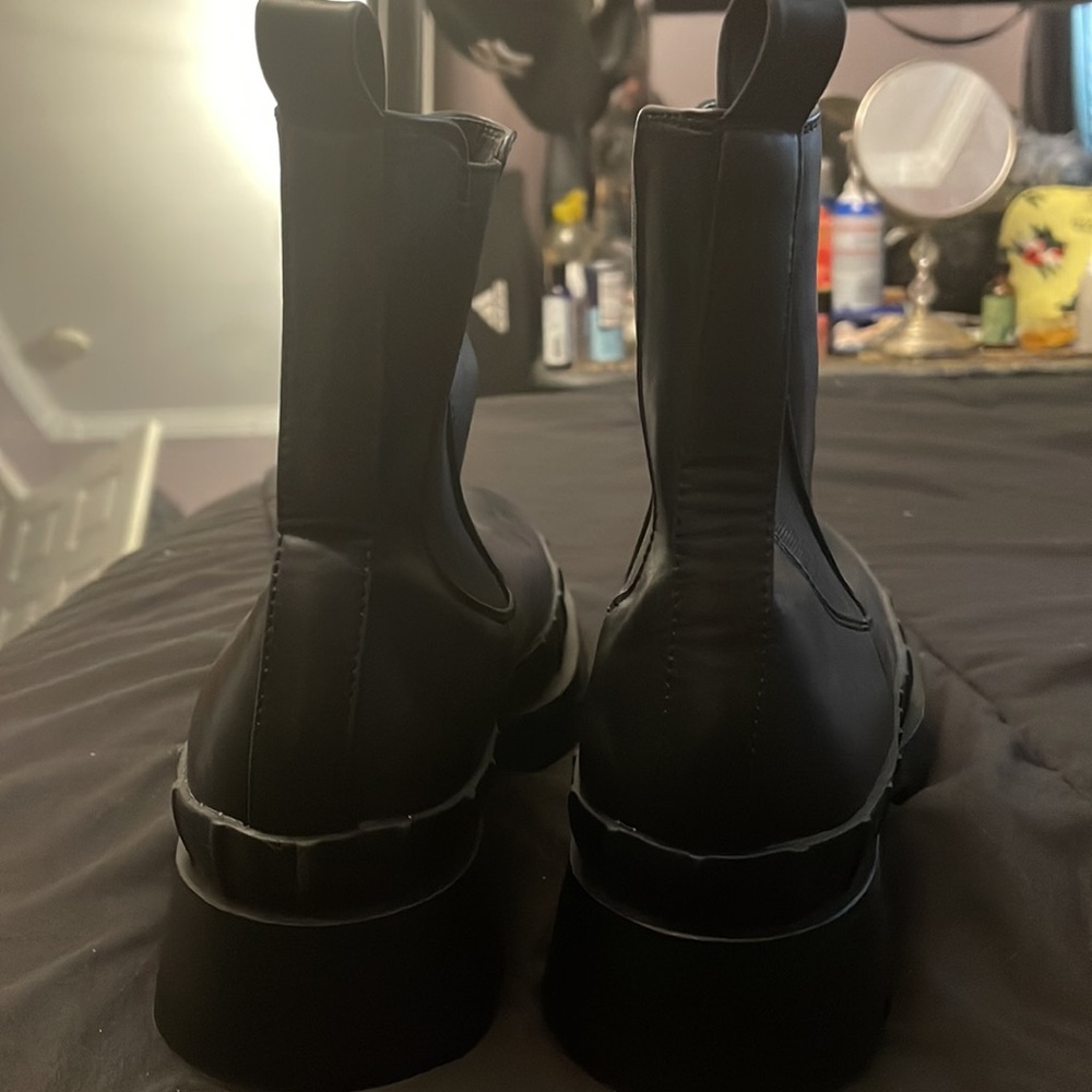 Black lug sole boots - Picture 3 of 5